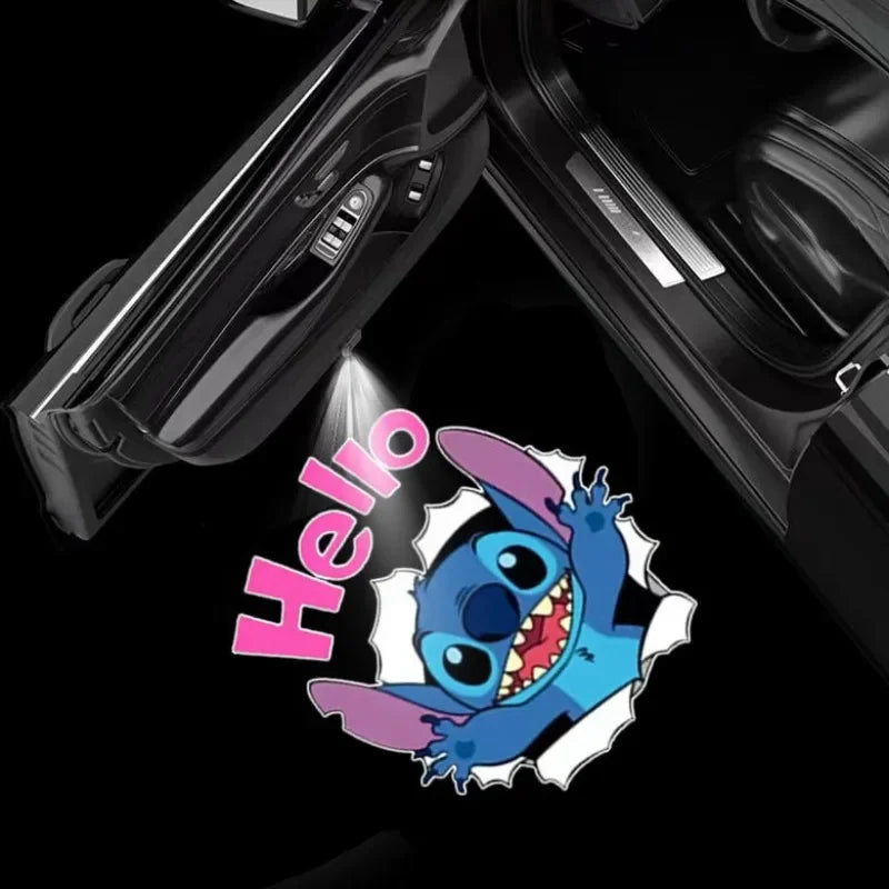 Projecteur LED Porte Voiture – Stitch Disney | Lumière d’Accueil Automatique