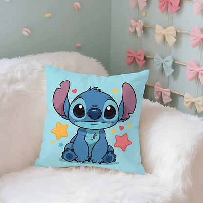 Taie d’oreiller décorative Stitch et Angel – Collection Disney Kawaii (40x40cm / 45x45cm / 50x50cm / 60x60cm)