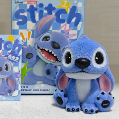 Figurine Stitch Blind Box — Série Aventure Disney (Boîte Surprise ou Display 6)