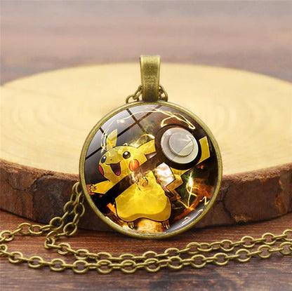 Collier Pokémon Pikachu avec Pendentif en Verre