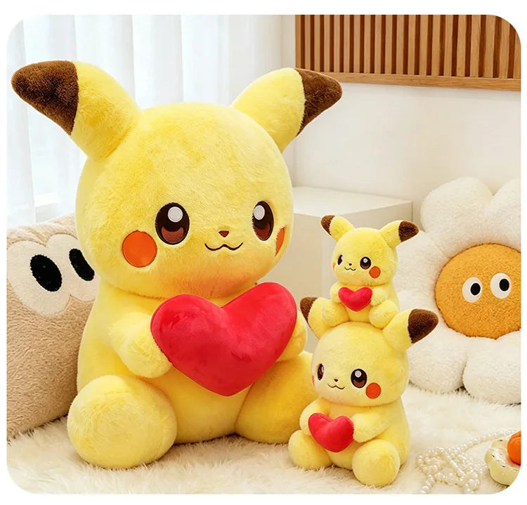 Peluche Pikachu Géante avec Cœur Rouge – Doudou Pokémon Kawaii Ultra-Doux (30cm, 50cm, 60cm)